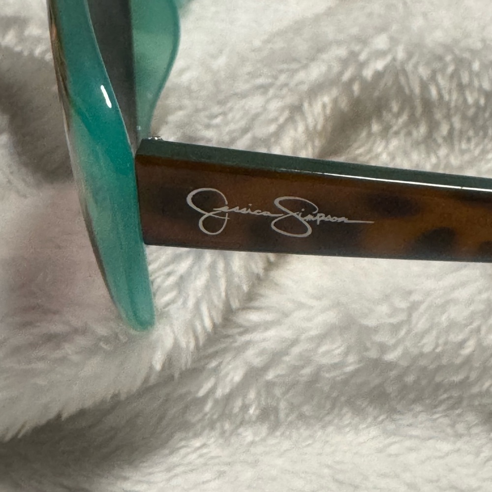 NEW Jessica Simpson Blue and Brown Sunglasses with Gradient Lenses - Picture 4 of 5
